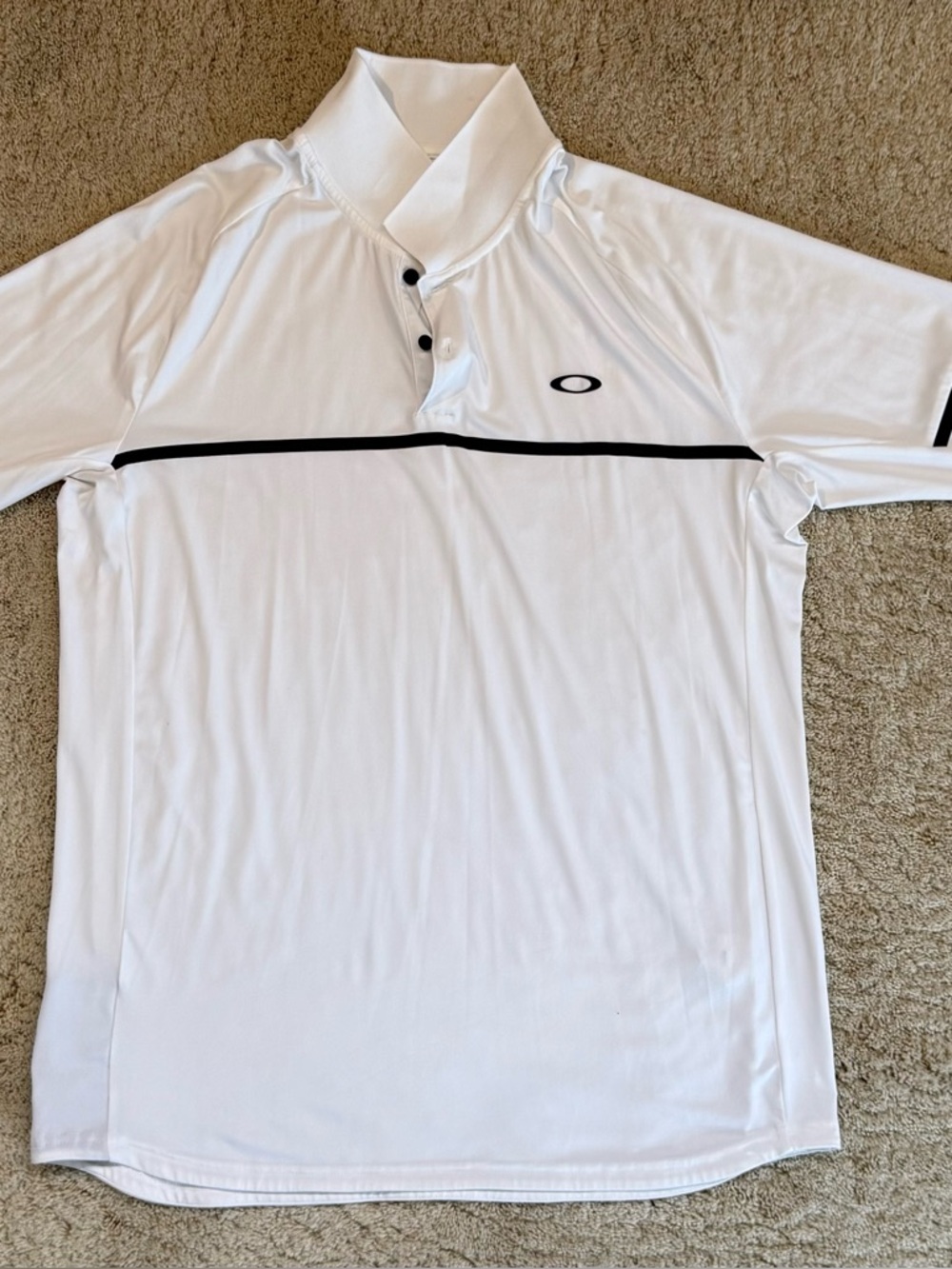 Oakley Men’s White Long-Sleeve Golf Polo